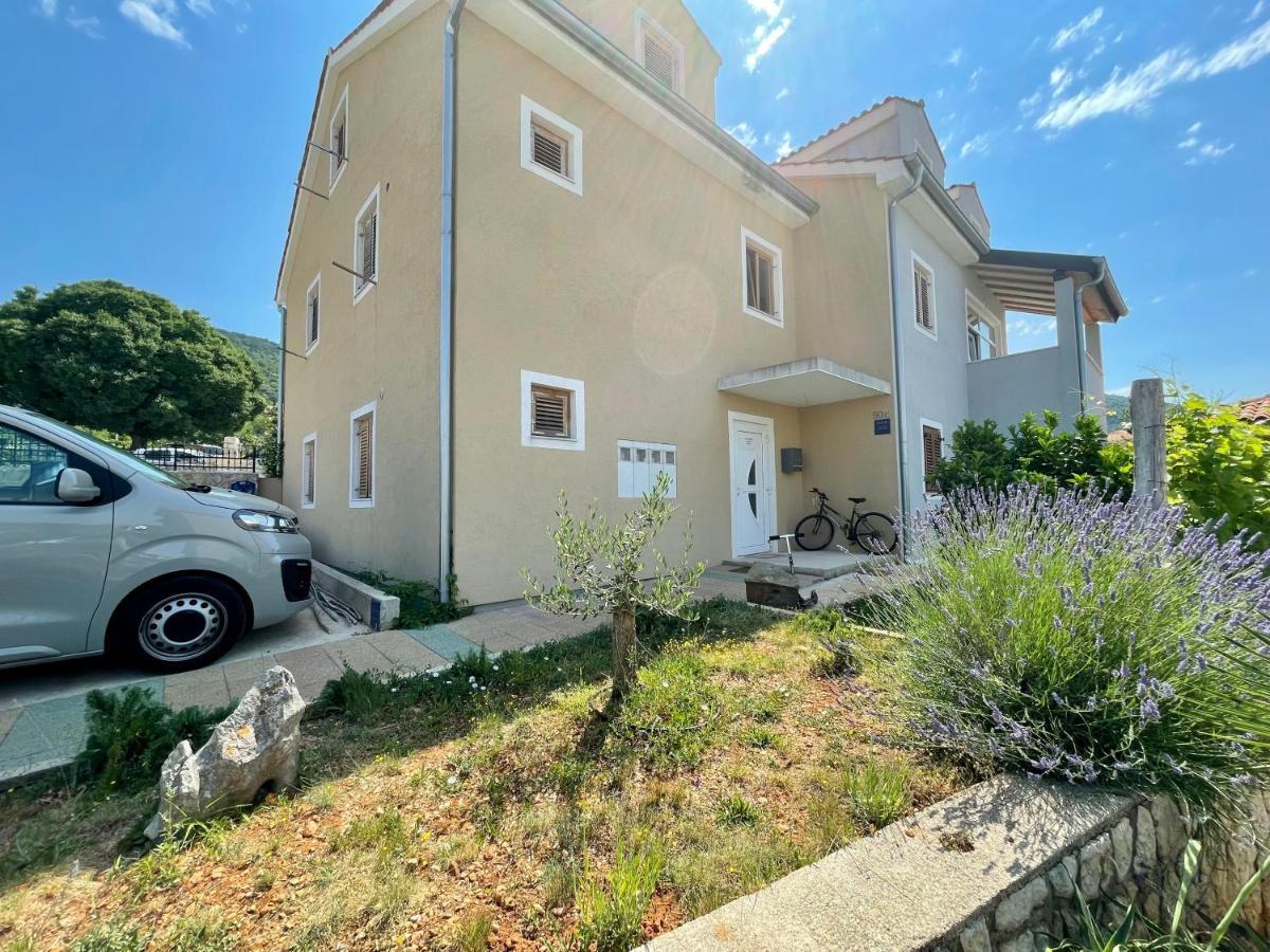 Lovro #1 & #2 Apartments Cres Exterior photo
