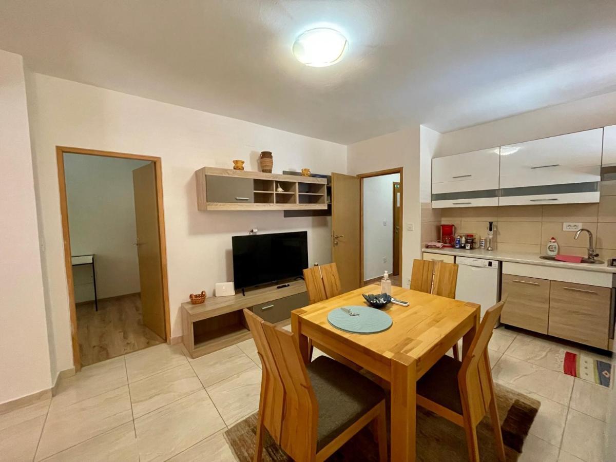 Lovro #1 & #2 Apartments Cres Exterior photo