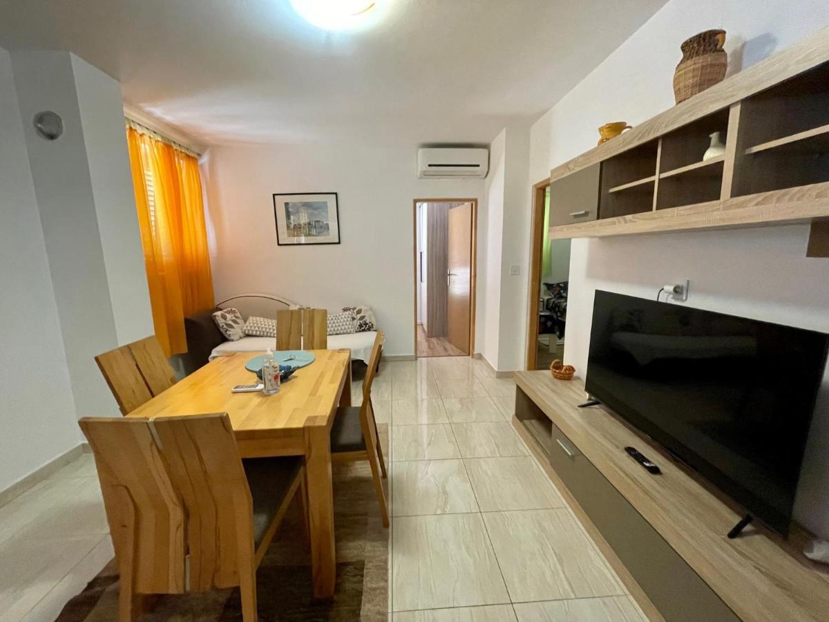 Lovro #1 & #2 Apartments Cres Exterior photo