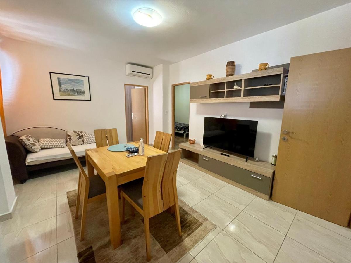 Lovro #1 & #2 Apartments Cres Exterior photo