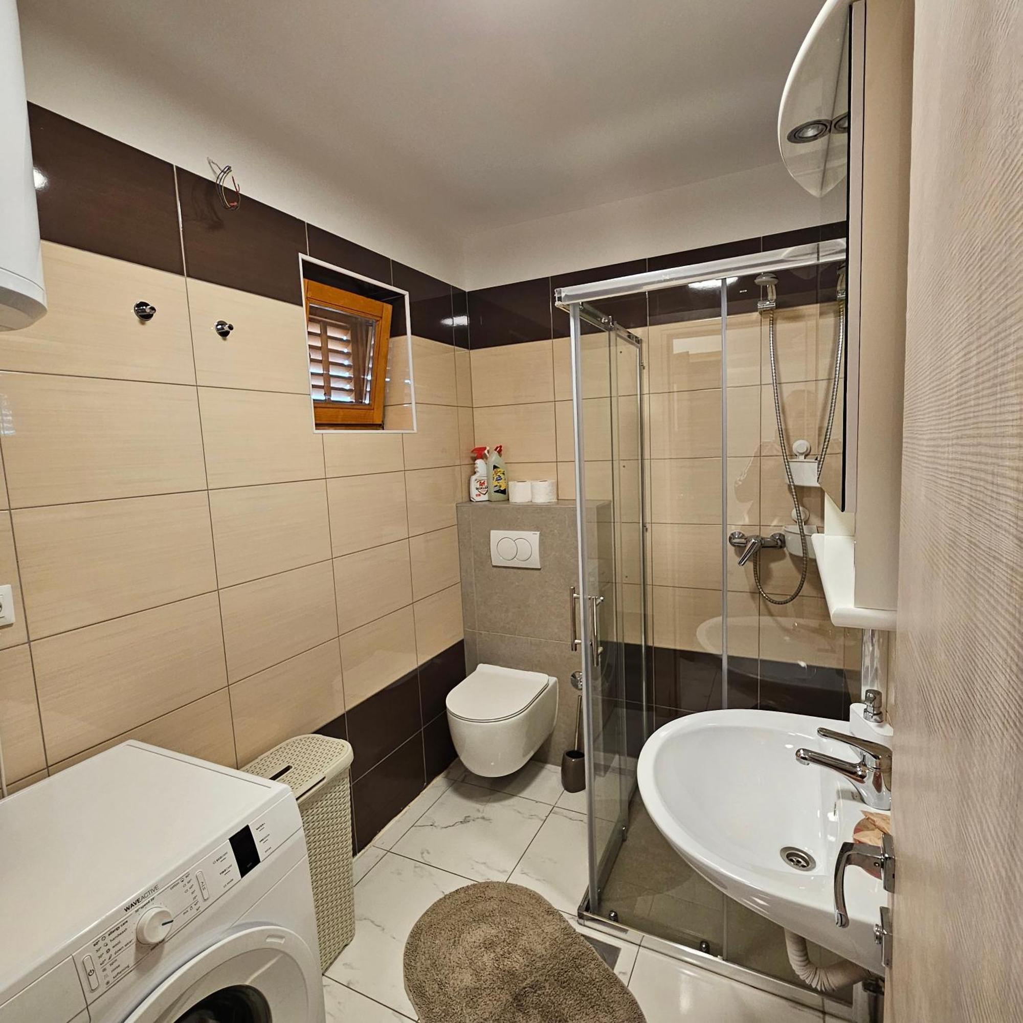 Lovro #1 & #2 Apartments Cres Exterior photo